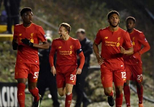 曾尝试换血减龄的美亿万富翁自曝整脸翻车：脸肿到眼睛看不见，下次继续